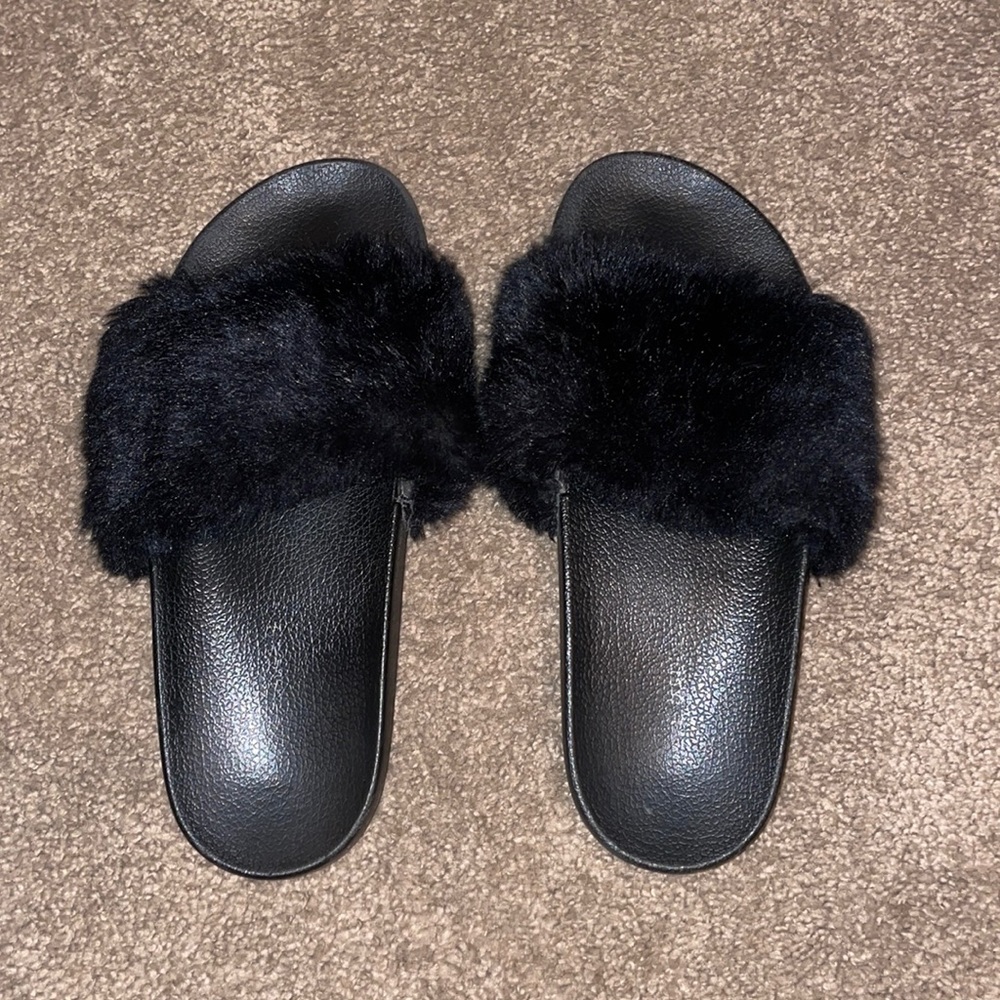 Steve Madden slippers